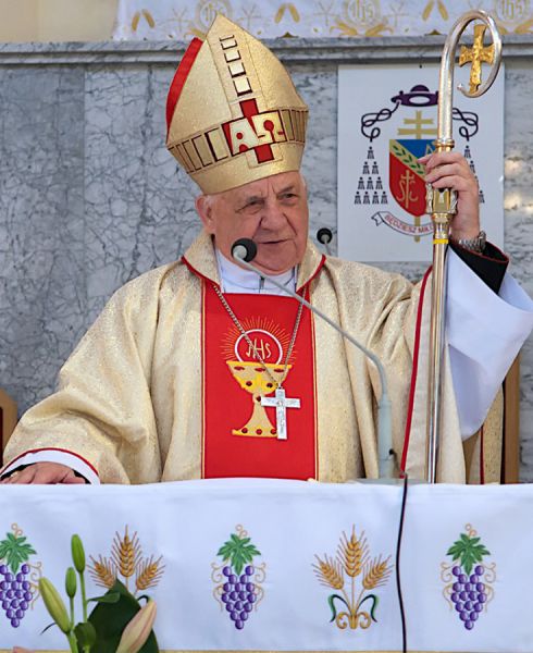Biskup kielecki Stanisław Szymecki