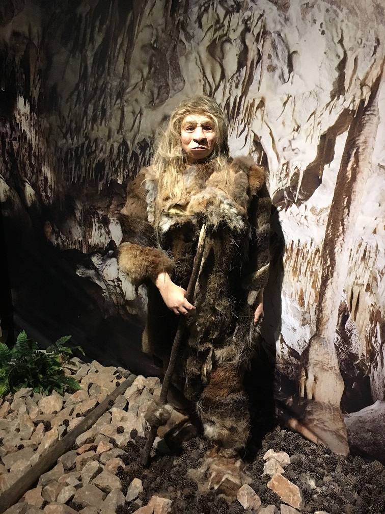 Centrum Neandertalczyka przy Jaskini "Raj"