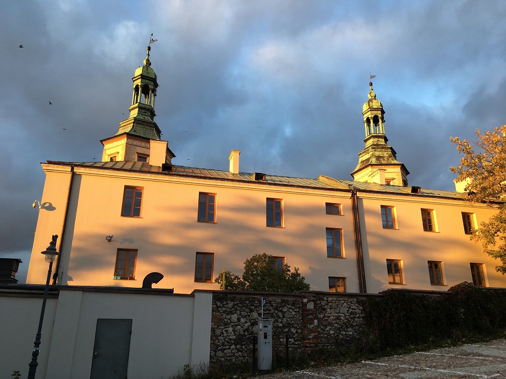 Wieże pałacu biskupów krakowskich w Kielcach od strony ul. Zamkowej
