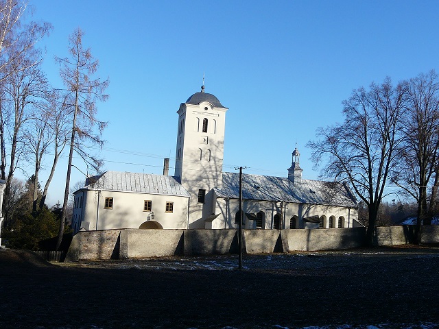 Góry Świętokrzyskie - klasztor w Świętej Katarzynie 