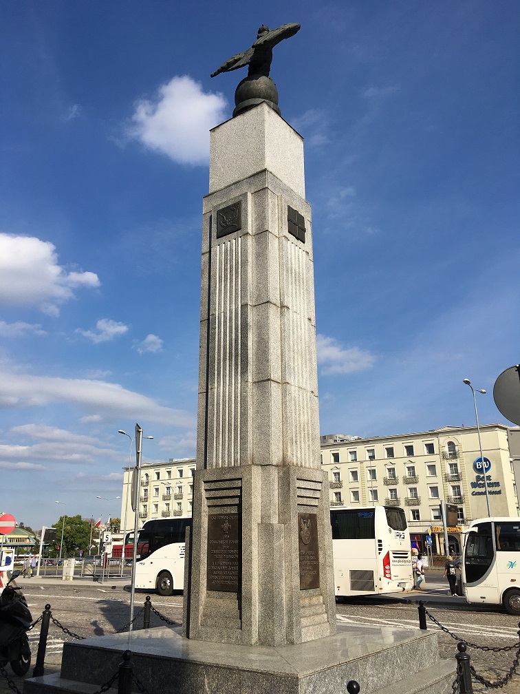 Pomnik Niepodległości w Kielcach - sercu Gór Świętokrzyskich