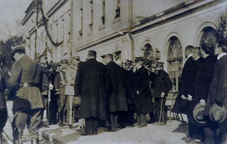 Piłsudski na dworcu kieleckim w 1918 r. 